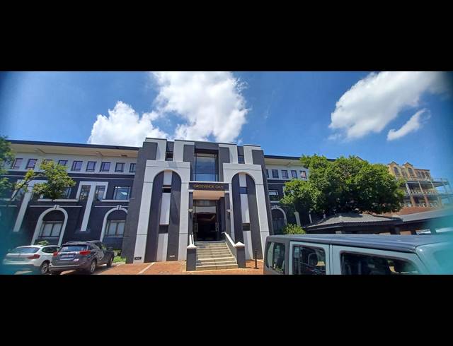 251M² OFFICE TO LET IN HYDE PARK